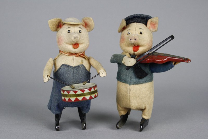 Pig Violinist and Pig Drummer (1 of 1)