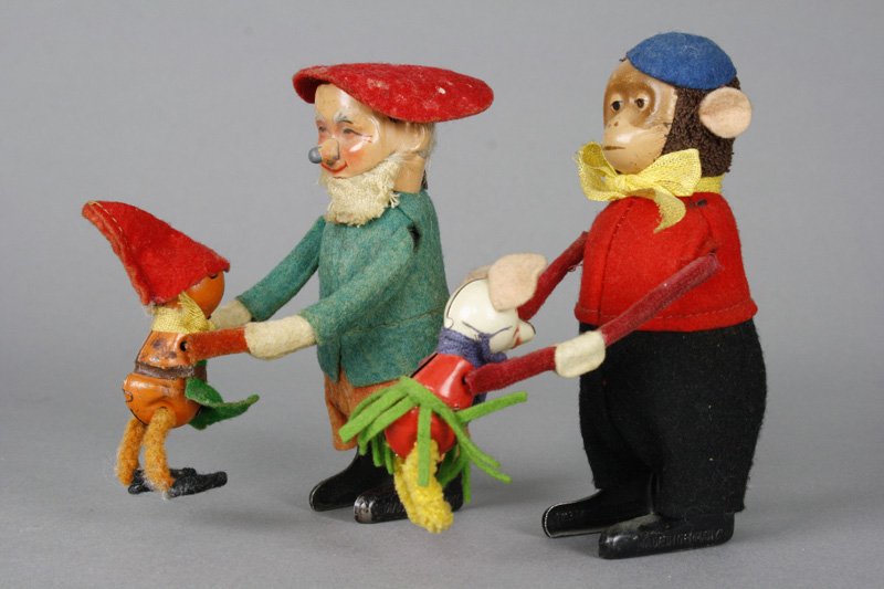 Spinning Elf and Spinning Monkey (1 of 1)