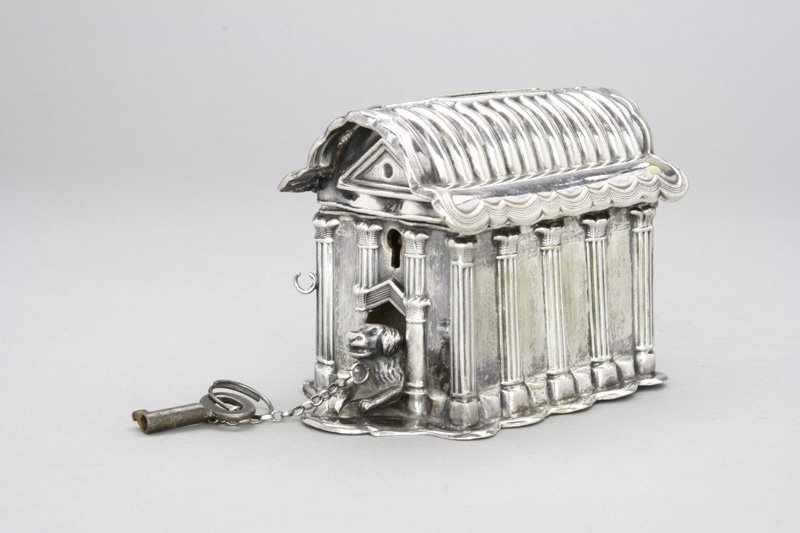 Sterling Silver Dog House (1 of 1)