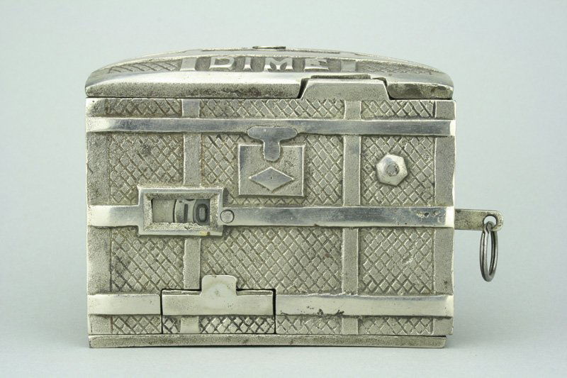 Dime Trunk Registering Bank (1 of 1)