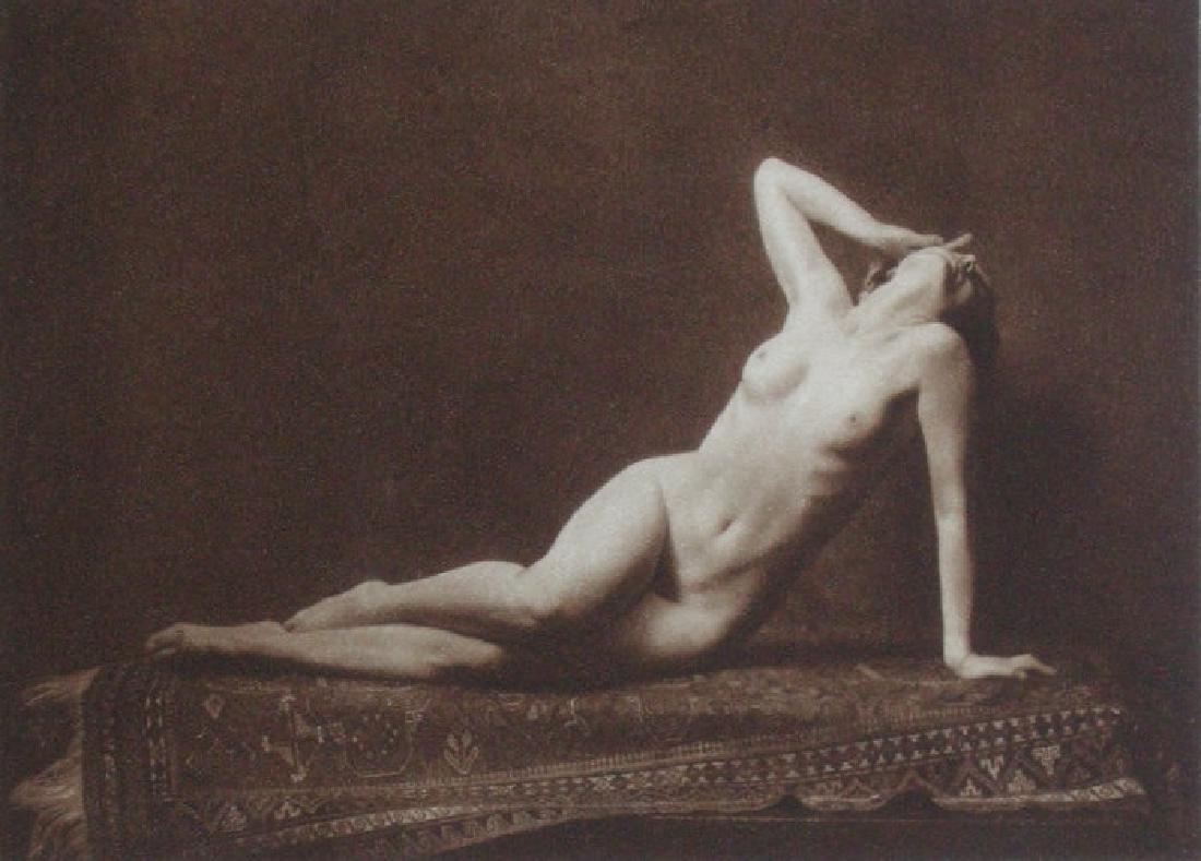 Estonian Nude by Dr. Henry Buergel Goodwin, Stockholm: Estonian Nude by Dr. Henry Buergel Goodwin, Stockholm. Photogravure from Natur und Kultur Das Weiss. 1925. Minor glue marks on back. 4.5 x 6.25 in.