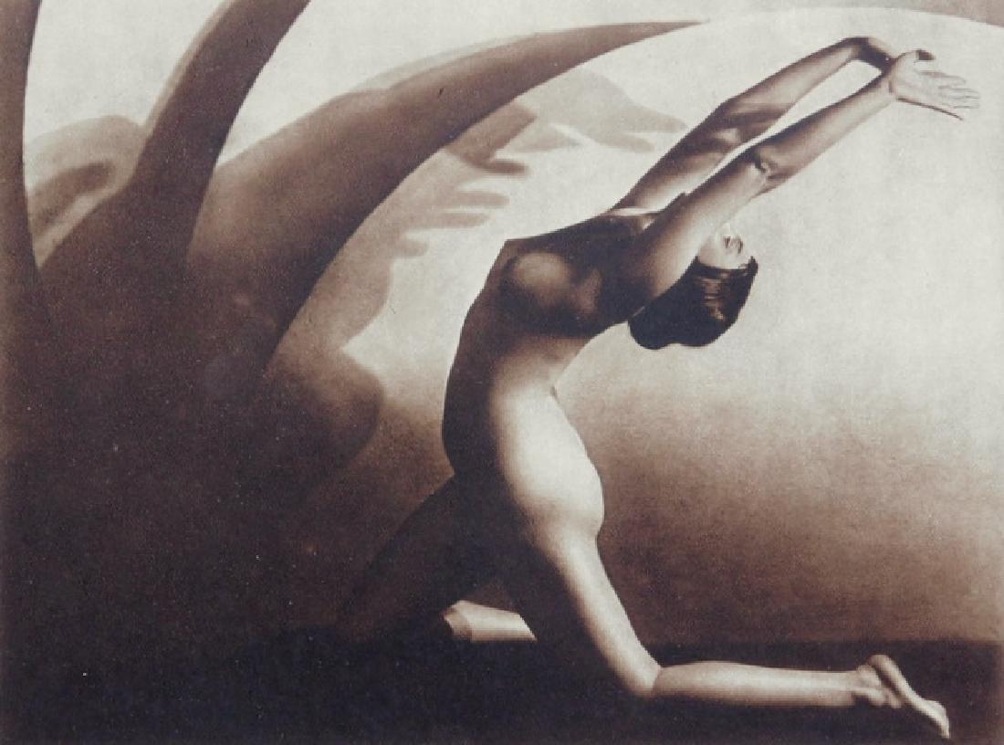 Czech Nude by Drtikol, Prague: Czech Nude by Drtikol, Prague. Photogravure from Natur und Kultur Das Weiss. 1925. 6.25 x 8.375 in. 16 x 21.5 cm