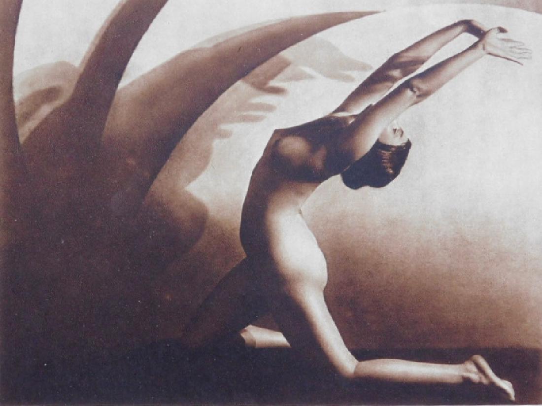 Czech Nude by Drtikol, Prague: Czech Nude by Drtikol, Prague. Photogravure from Natur und Kultur Das Weiss. 1925. 6.25 x 8.375 in. 16 x 21.5 cm