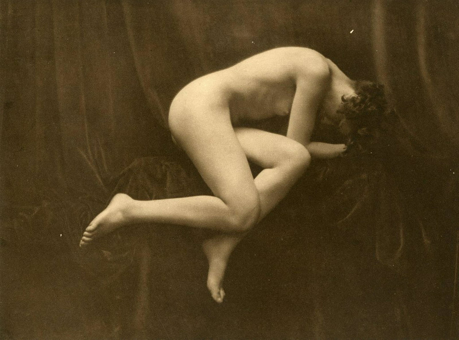 Nude by Stanislaus Walery. C1920: Stanislaus Walery, a Parisian photographer produced a wonderful group of art studies as a folio of 100 nudes called NUS under the pseudonym Laryew in 1920. His models were girls from the Follies Berge