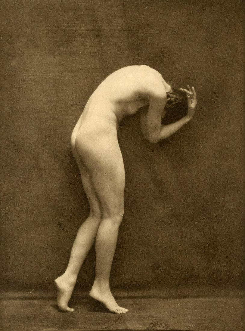 Nude by Stanislaus Walery. C1920: Stanislaus Walery, a Parisian photographer produced a wonderful group of art studies as a folio of 100 nudes called NUS under the pseudonym Laryew in 1920. His models were girls from the Follies Berge