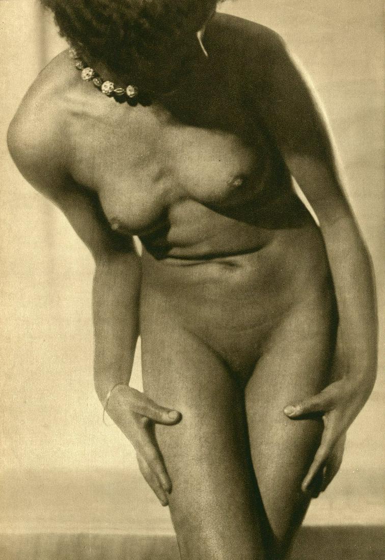 Nude by Bertram Park & Yvonne Gregory. C1936.: Nude by Bertram Park & Yvonne Gregory. C1936. 9.5 x 6.5 in. Rev: 8 x 5 in.