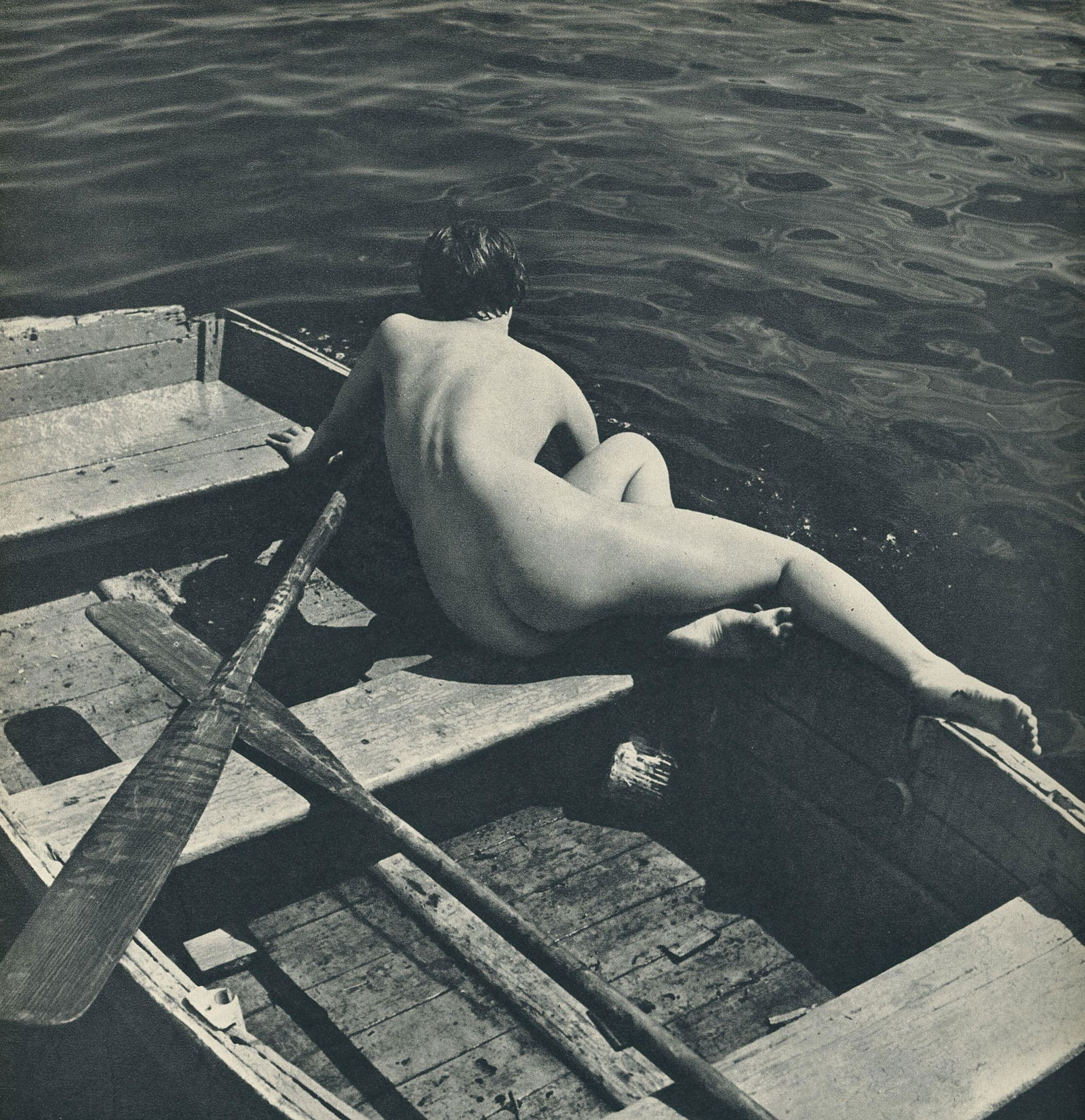 Nude by Andre de Dienes. C1956: Nude by Andre de Dienes. C1956. American-Hungarian photographer famous for nude photography and photographs of a young Marilyn Monroe. Photogravure from The Nude. 8.25 x 8.25 in. Rev: 7.25 x 7.25 in.