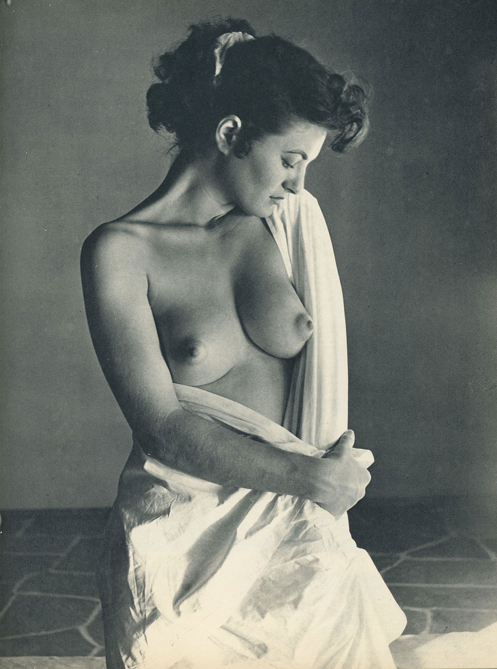 Nude by Andre de Dienes. C1956: Nude by Andre de Dienes. C1956. American-Hungarian photographer famous for nude photography and photographs of a young Marilyn Monroe. Photogravure from The Nude. 10.75 x 8.25 in. Rev: 8 x 6.75 in.