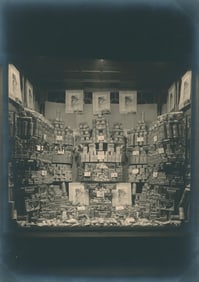 DISPLAY. A Window of Snuff. C1935