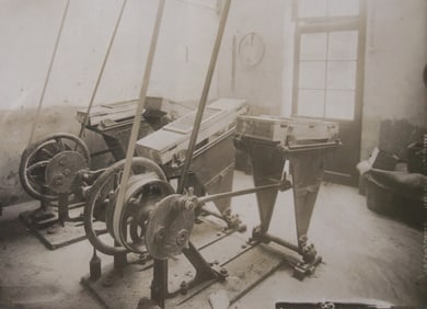 INDUSTRIAL. Automatic Polishing Machines. C1910