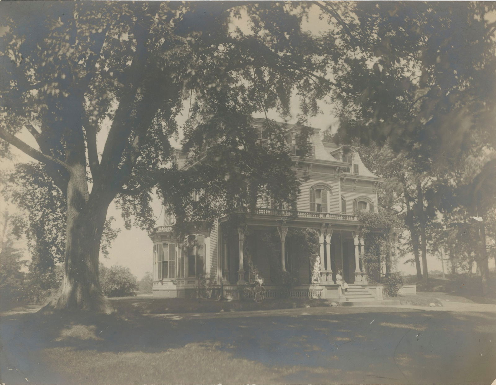 Exterior of an Anti-bellum House. C1920 (1 of 1)