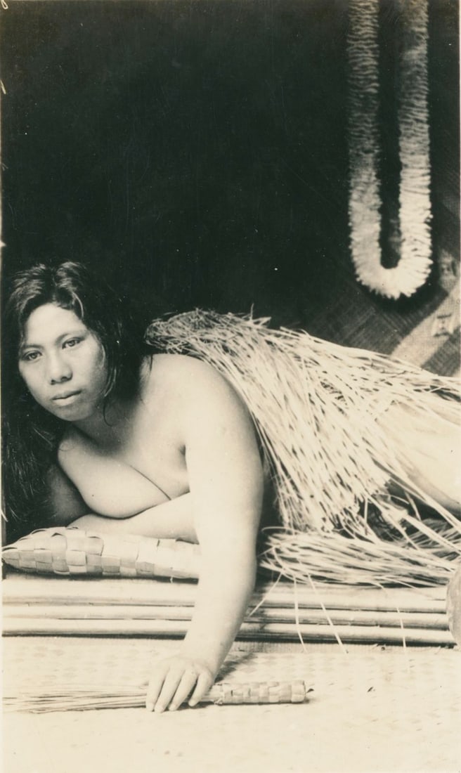 Hawaiian Girl c1940: Hawaiian Girl c1940. 5.25 x 3.125 in.