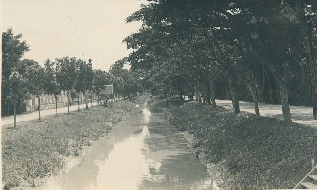 Siam, Canal Scene, Bangkok. C1920: Siam, Canal Scene. C1920. Good contrast and tonality. 3.125 x 5.125 in.