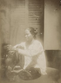 Annanite Lady.  C1880. Fair contrast and tonality. 4.375 x 3.125 in.