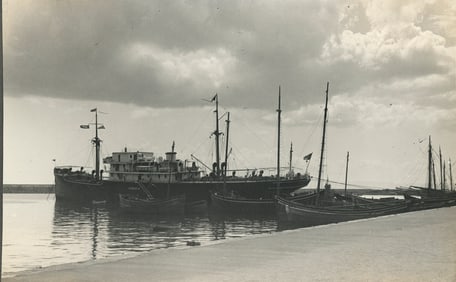 Ship in Hawaiian Port, the Assiria. c1910