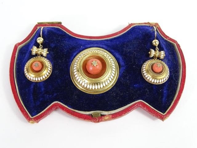 Victorian Egyptian Revival Earring/Pin Set in Box (1 of 6)
