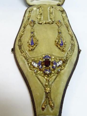 Fine Victorian 14K Yellow Gold Necklace & Earrings (1 of 6)