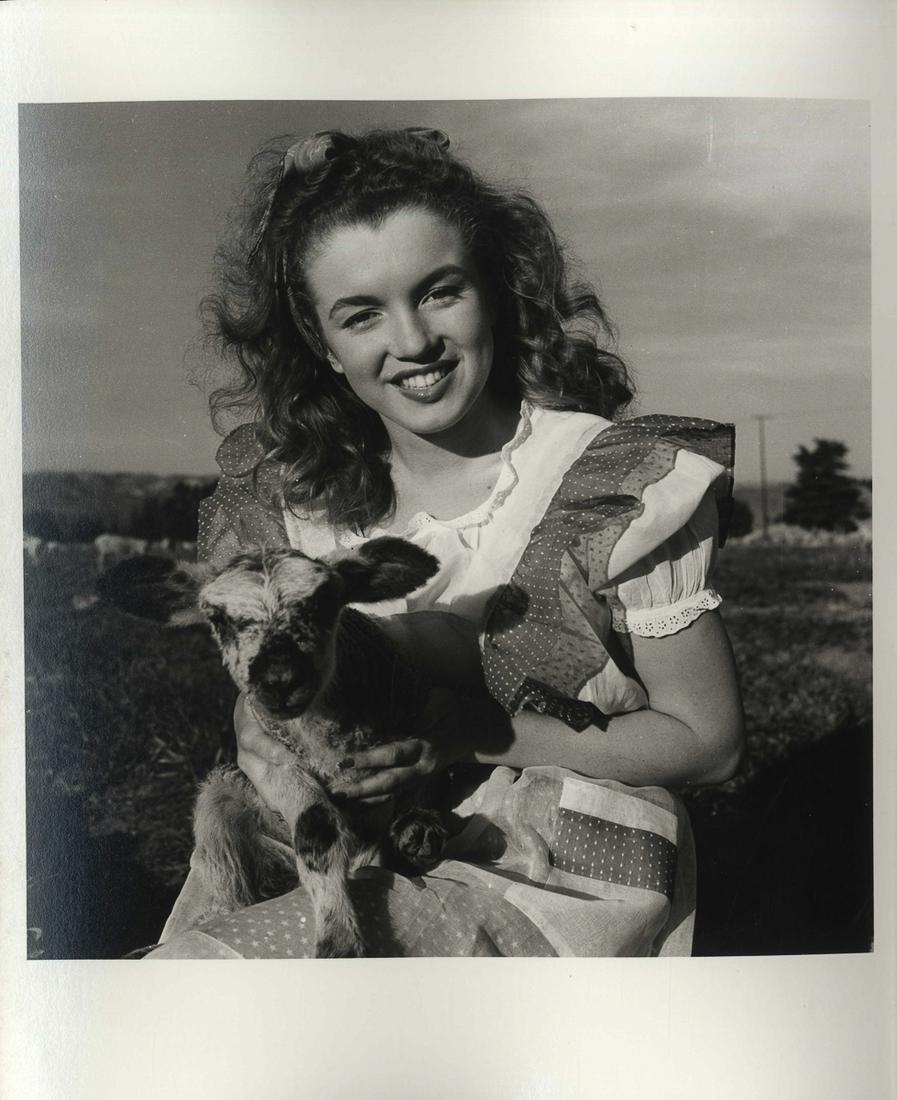 8'' x 10'' Photo of Marilyn Monroe by Andre de Dienes: Original 8'' x 10'' silver-gelatin double-weight photograph of the iconic Marilyn Monroe, taken by Andre de Dienes in 1945 during one of their first photo shoots, with Marilyn then still known as Norm