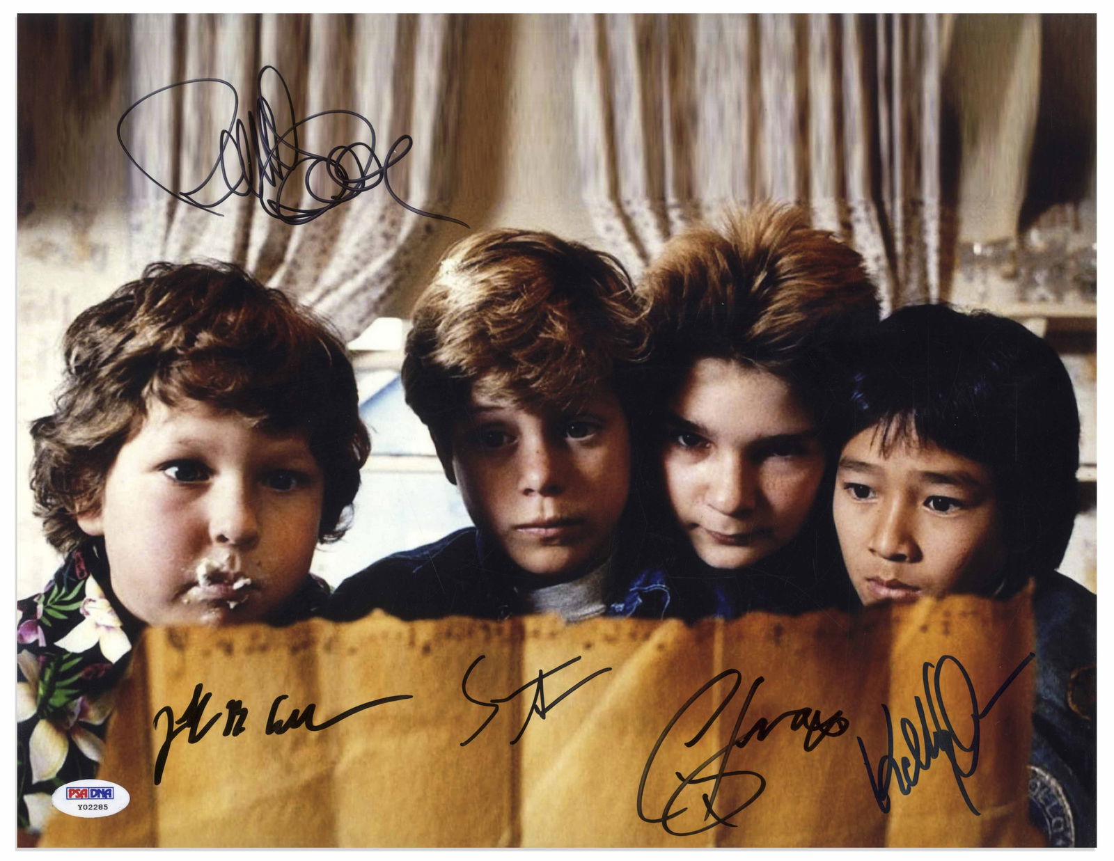 Goonies Cast-Signed 14'' x 11'' Photo (1 of 2)