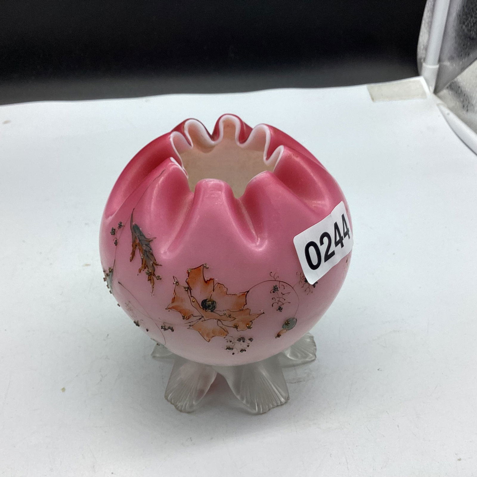 ART GLASS HAND PAINTED  HAND BLOWN FOOTED ROSE BOWL (1 of 2)