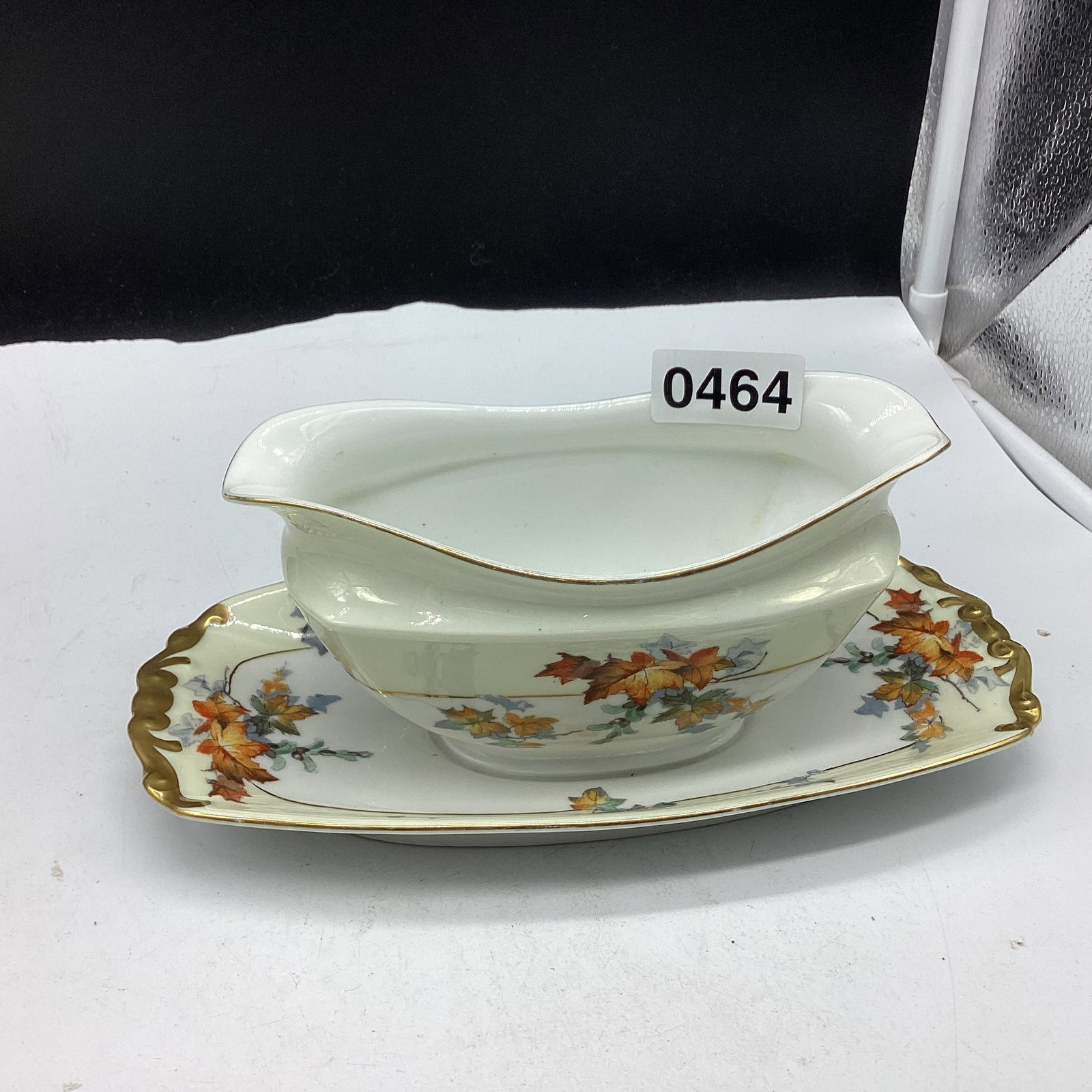 PORCELIAN SILVER MAPLE GRAVY BOAT MADE IN CHECH. (1 of 2)