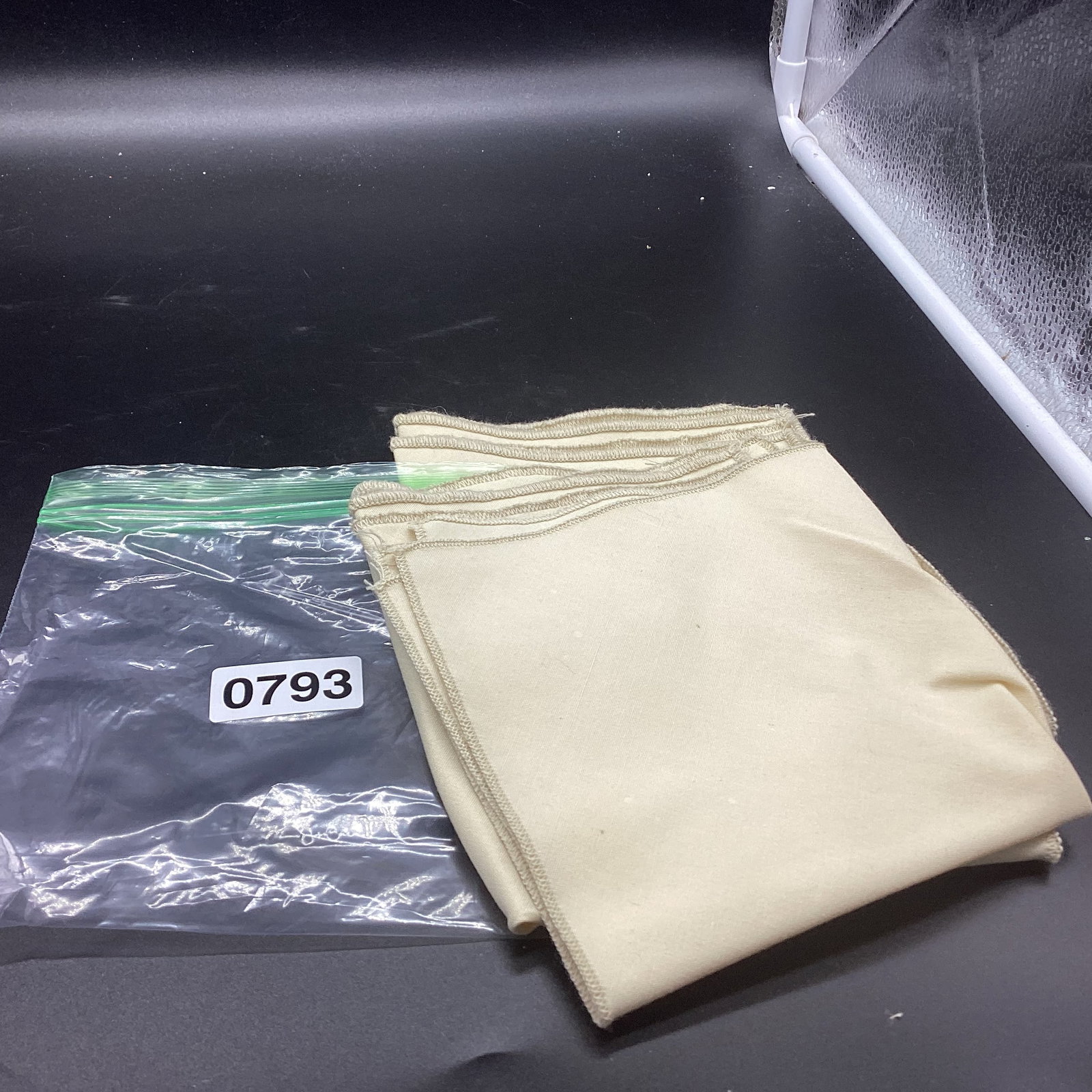 4 BRIDGE NAPKINS: GOOD SHAPE