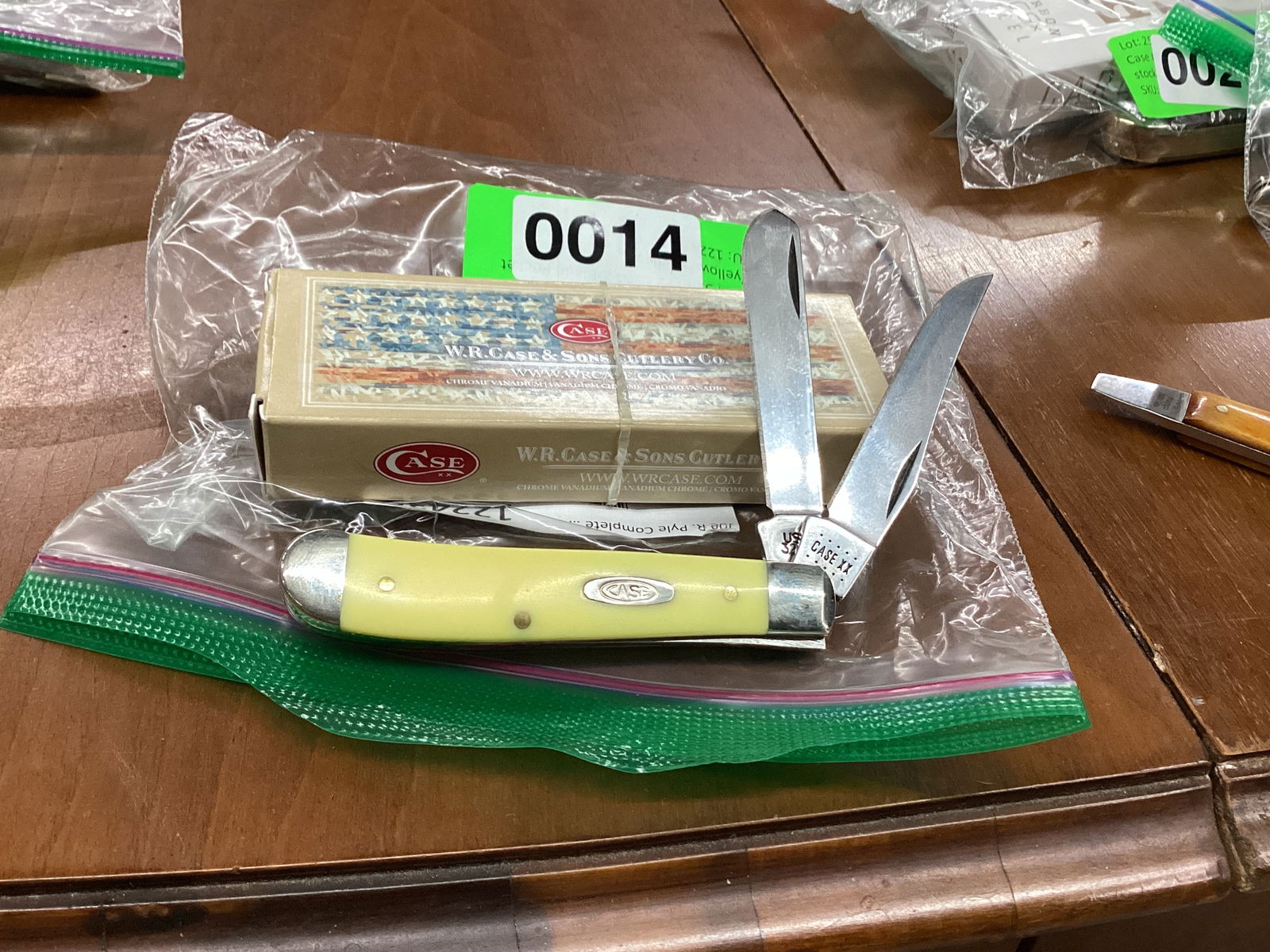 CASE XX 2020 YELLOW HANDLED MINITRAPPER (1 of 2)