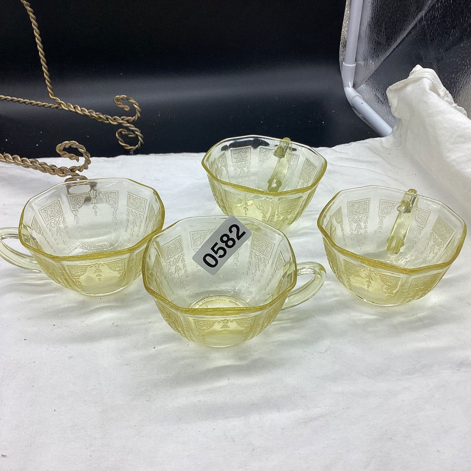 4 DEPRESSION PRINCESS CUPS: GOOD SHAPE