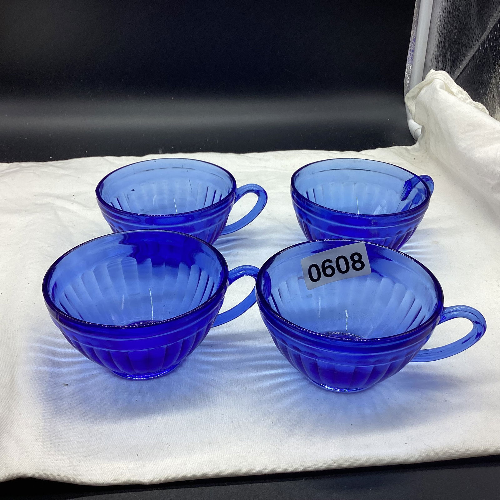 4 DEPRESSION AUROA CUPS: GOOD SHAPE