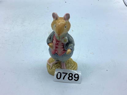 1982 ROYAL DOULTON FIGURINE DUSTY DOGWOOD: 3 7/8 GOOD SHAPE