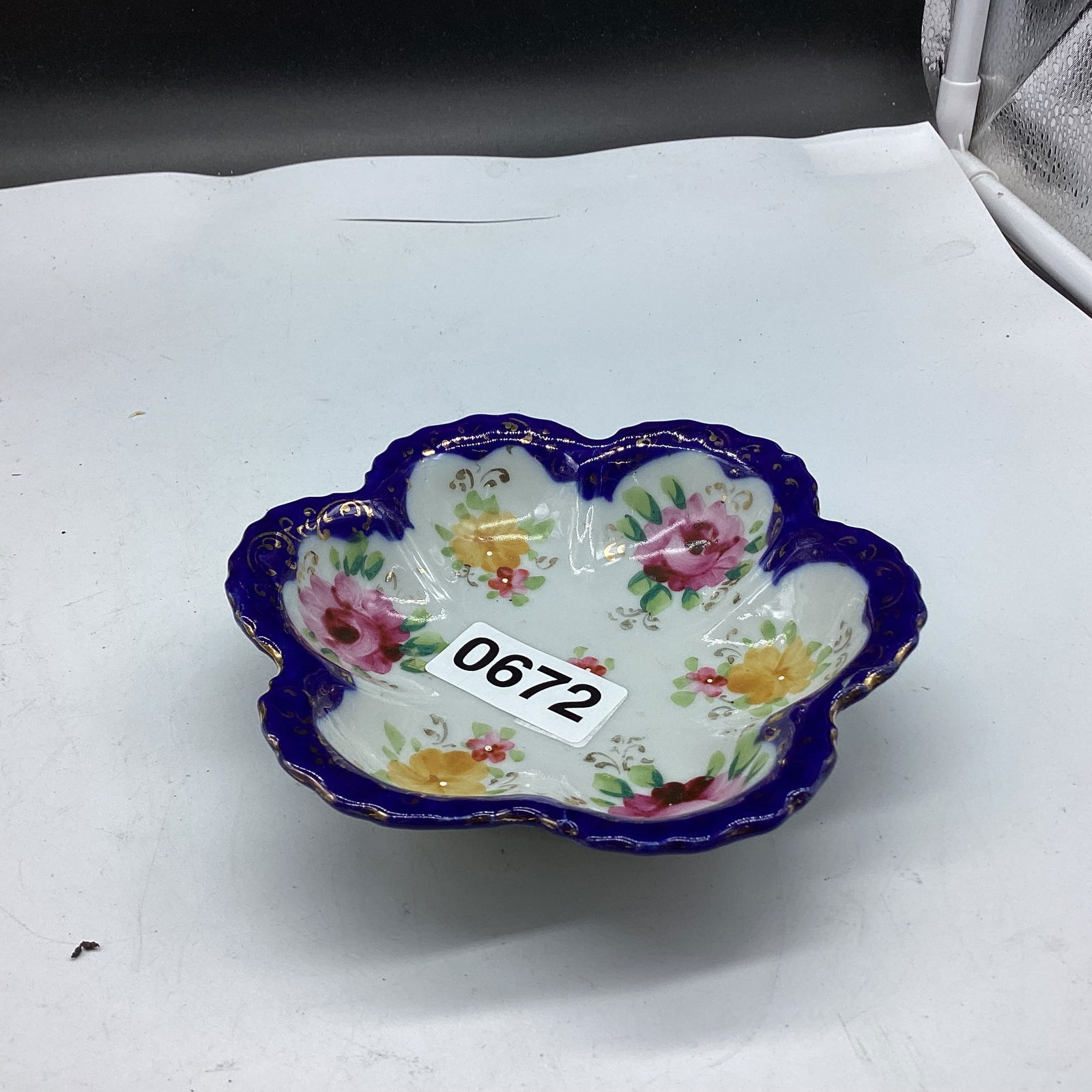 VINTAGE HAND PAINTED PORCELIAN NIPPON RUFFLED BOWL: 1 1/4" X 5 1/2" GOOD SHAPE