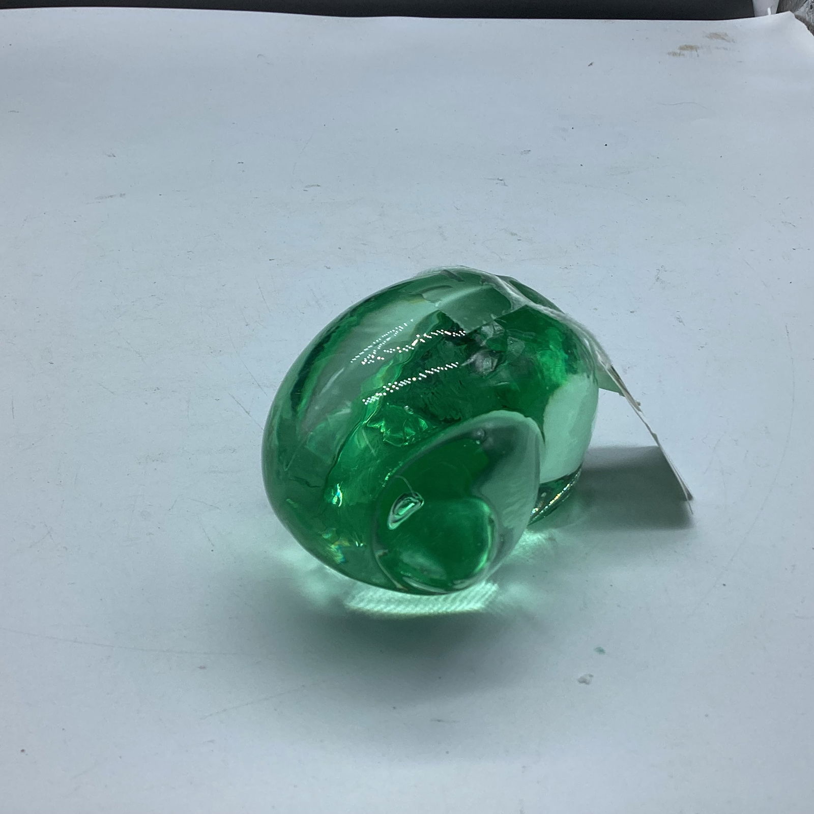 ART GLASS SNAIL PAPER WEIGHT: 2 1/2 X 3 1/2 GOOD SHAPE