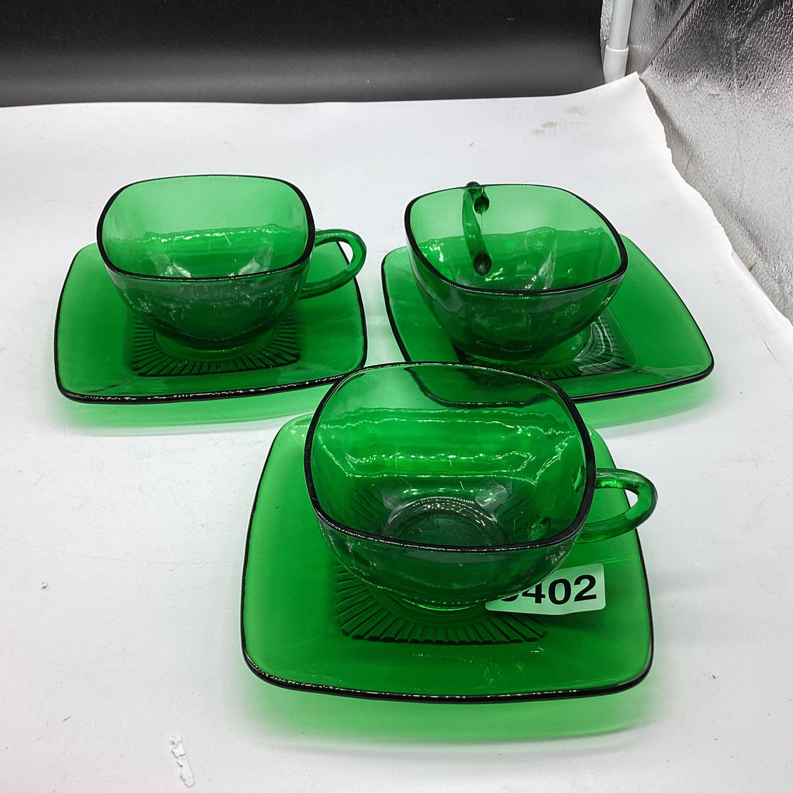 3 DEPRESSION FOREST GREEN CUP & SAUCERS: GOOD SHAPE