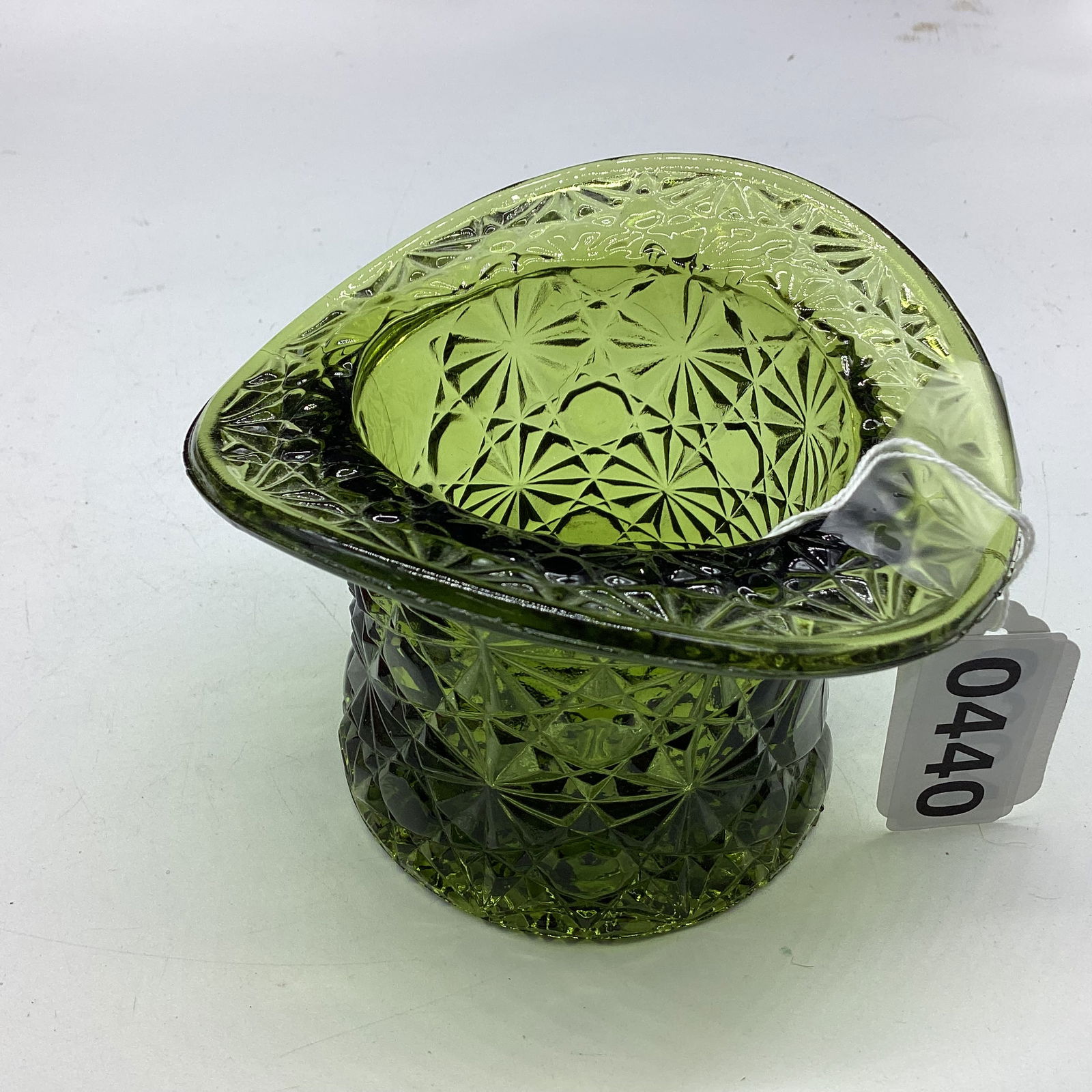 BUTTON & DAISY GREEN HAT (1 of 1)