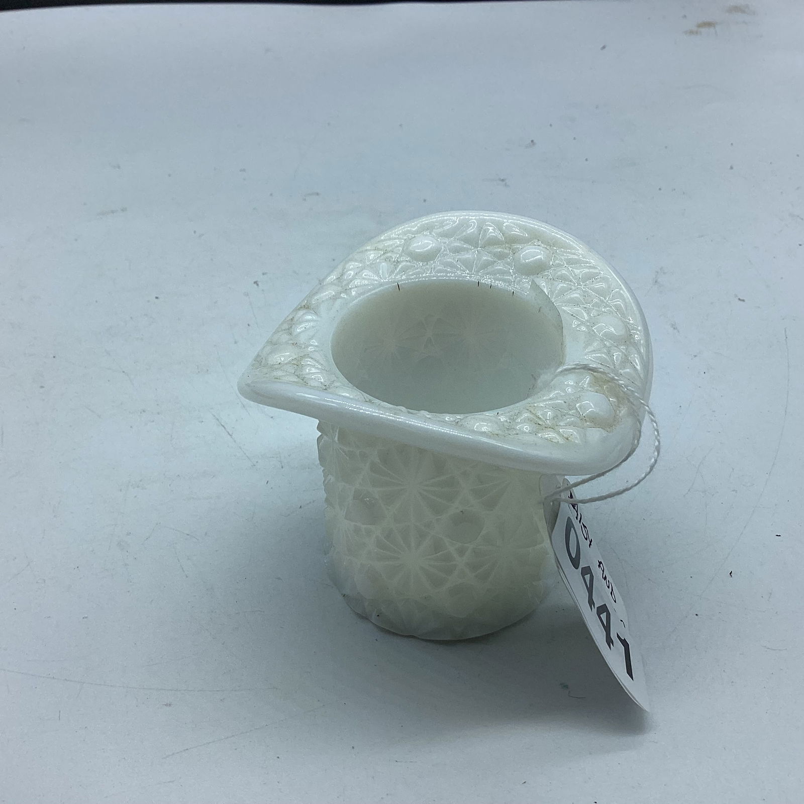 BUTTON & DAISY MILK GLASS HAT (1 of 2)