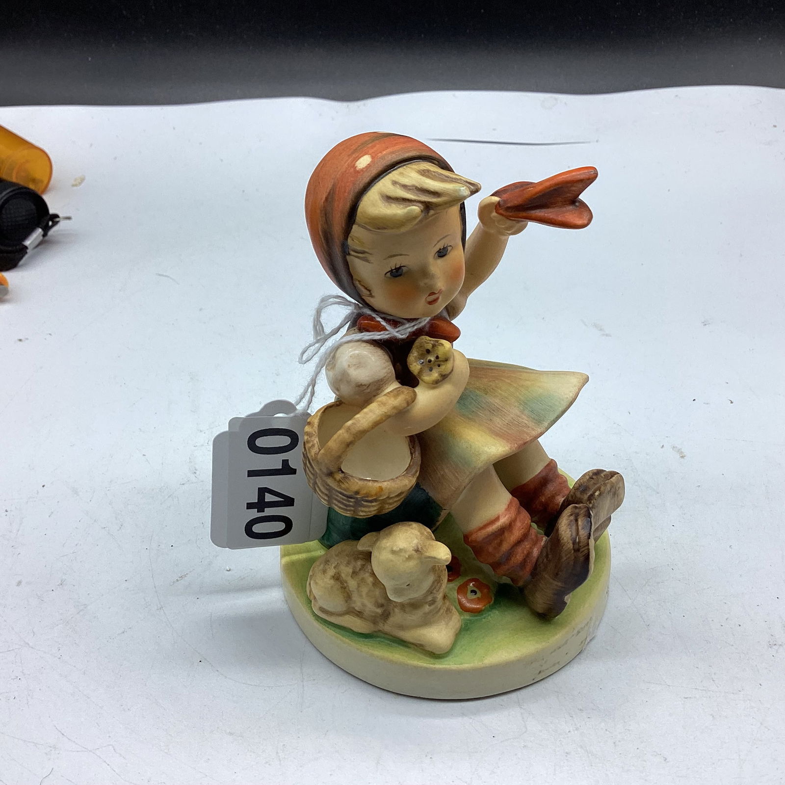 VINTAGE GOBEL HUMMEL FIGURINE FAREWELL #65 (1 of 2)