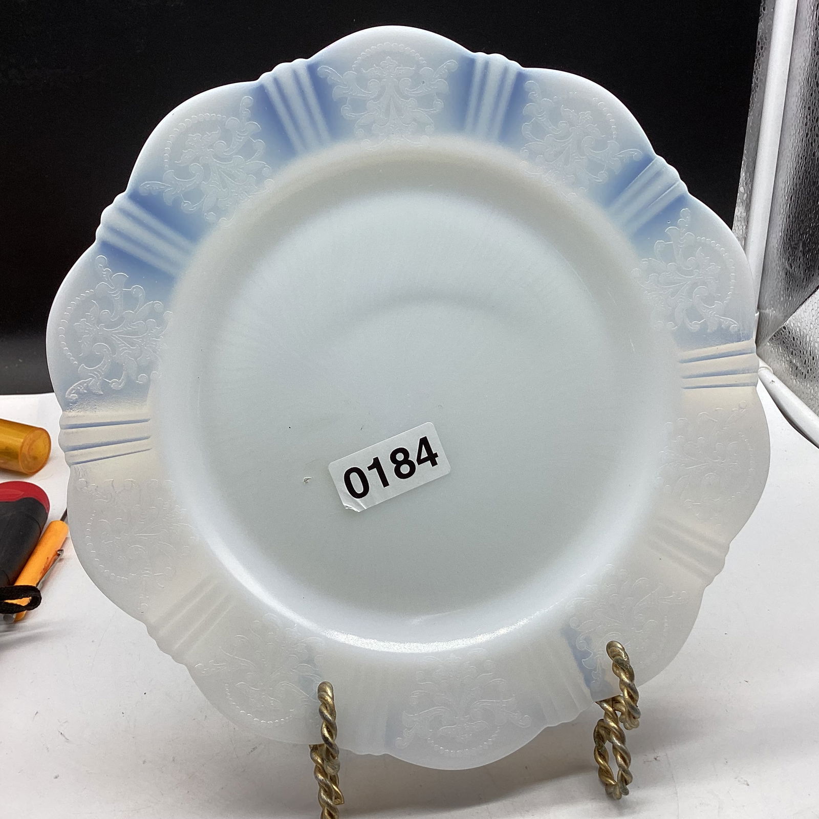 DEPRESSION AMERICAN SWEETHEART MONAX DINNER PLATE: 9 3/4" WIDE GOOD SHAPE