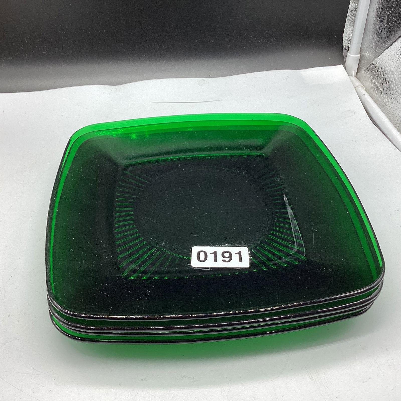 4 DEPRESSION FOREST GREEN DINNER PLATES: 9" WIDE GOOD SHAPE