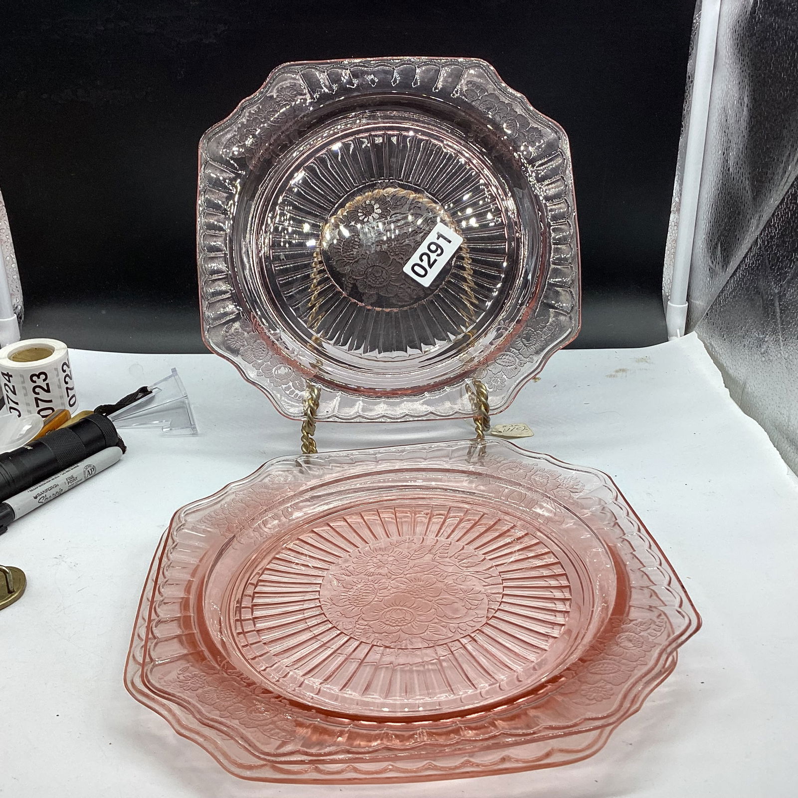 3 DEPRESSION MAYFAIR DINNER PLATES: 9 1/2" WIDE GOOD SHAPE