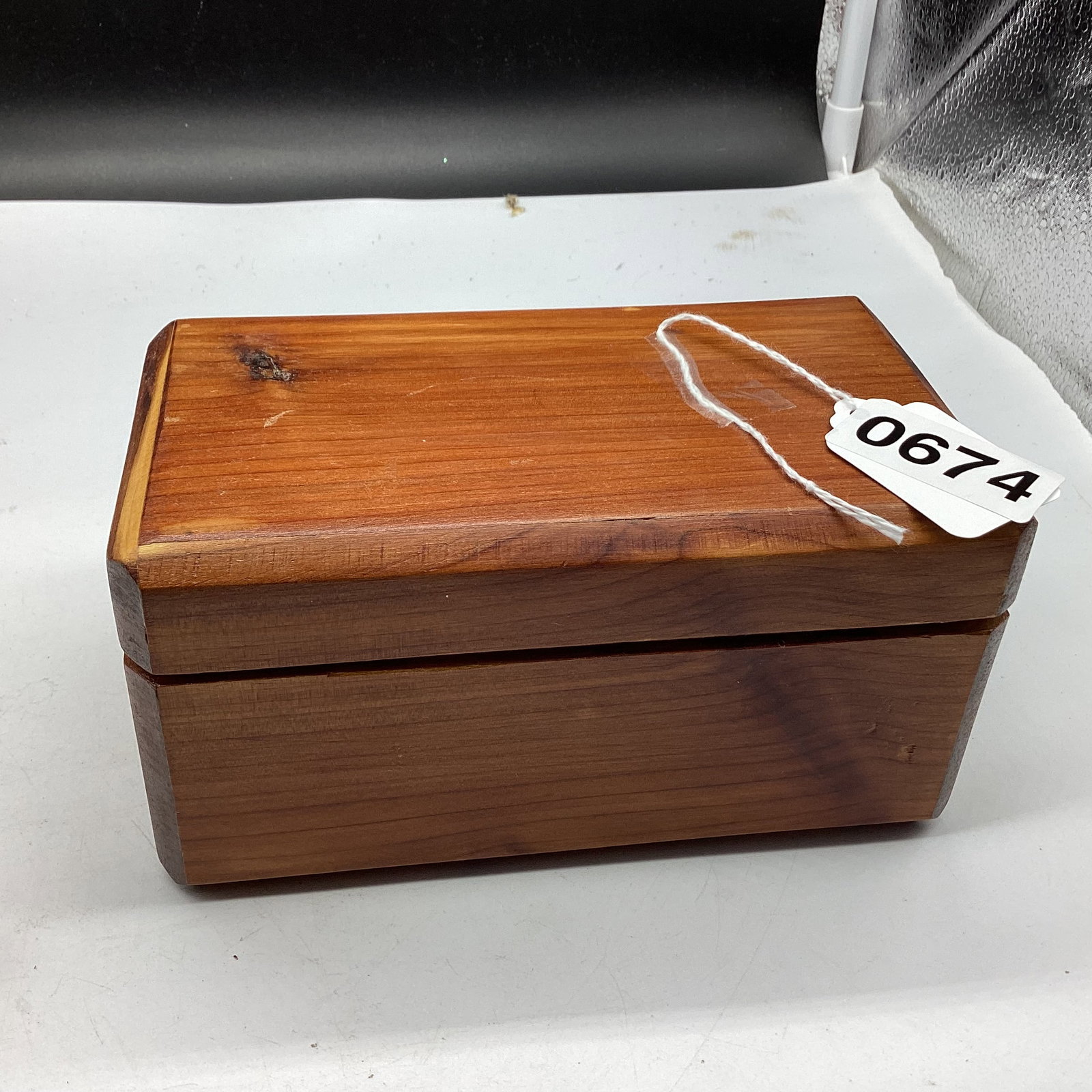 WOOD TRINKET BOX: 3 1/2 X 4 X 6 1/2 GOOD SHAPE