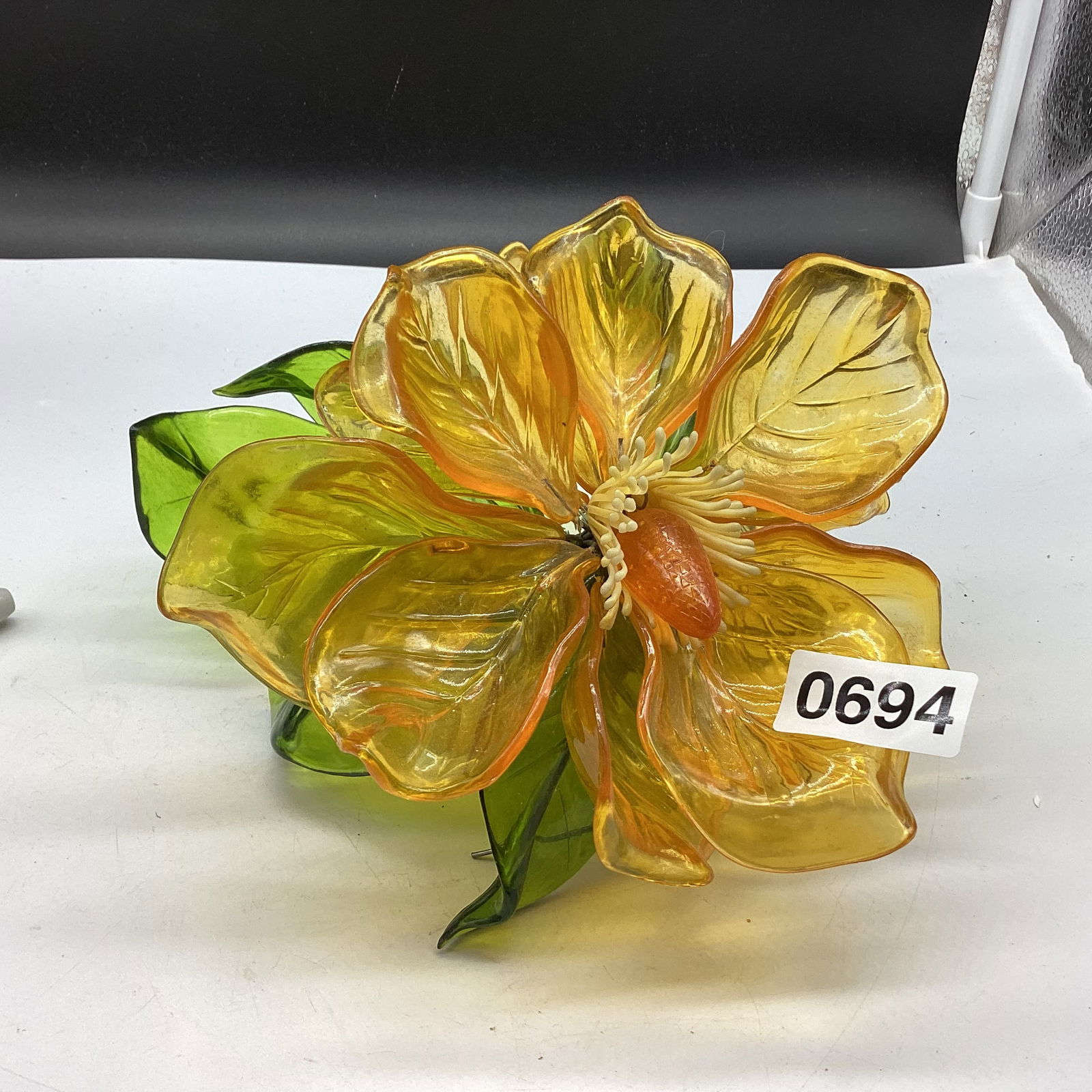 MCM LUCITE FLOWER: 5 X 8 GOOD SHAPE