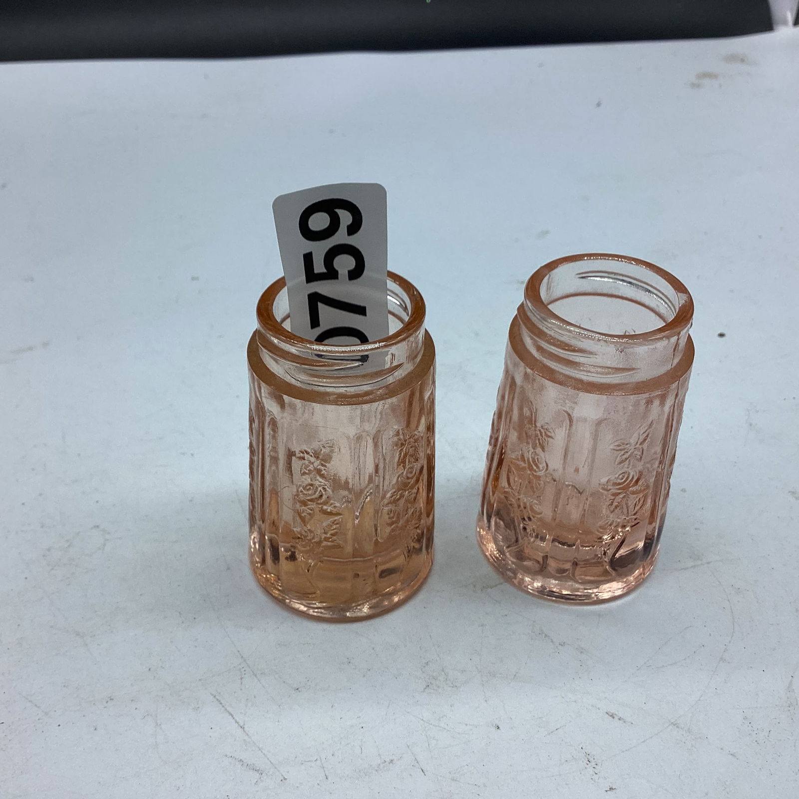 DEPRESSION CABBAGE ROSE SALT & PEPPER SET (1 of 1)