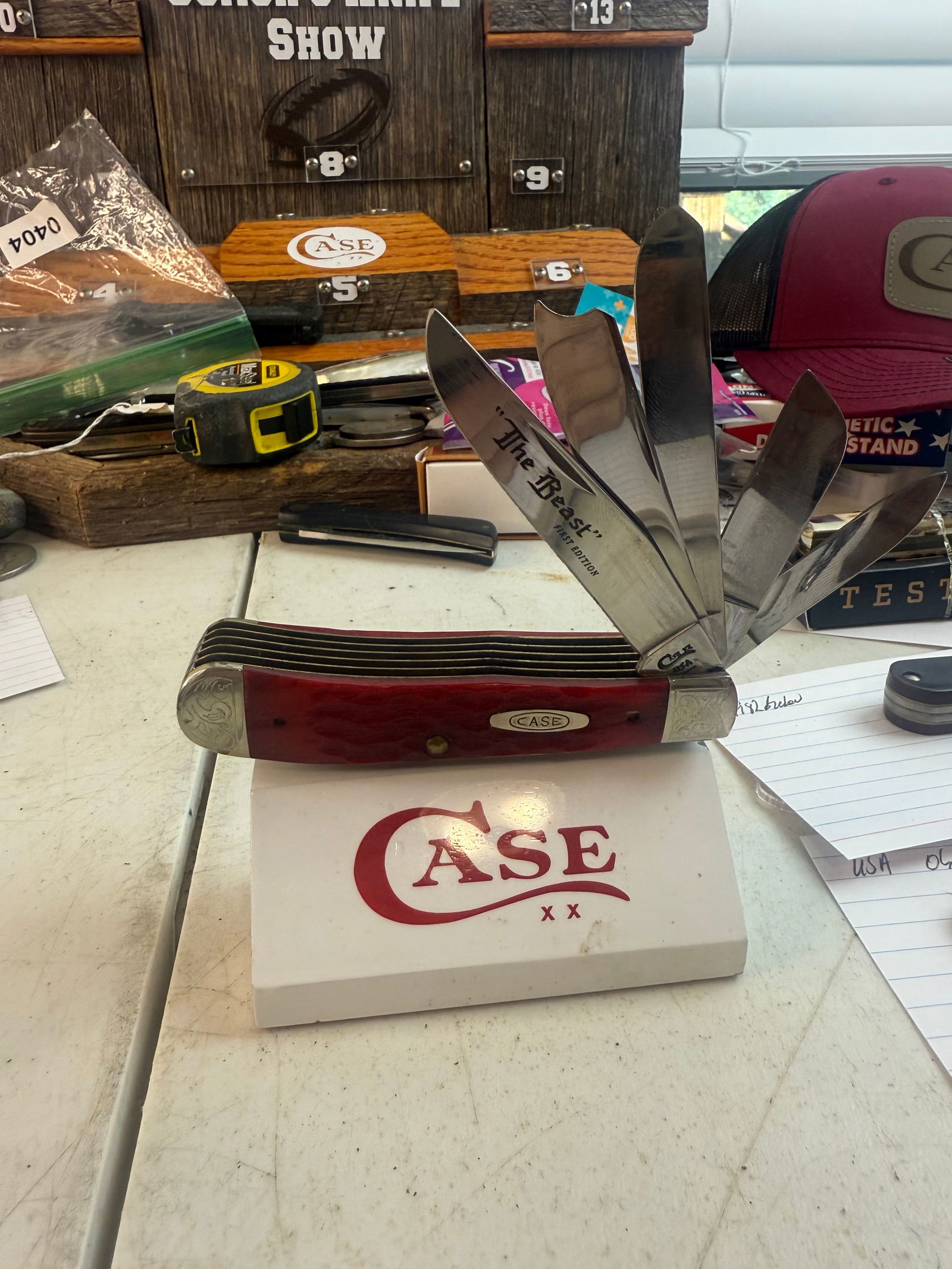 CASE XX 1996 5 BLADE BEAST TRAPPER WITH SCROLLED BOLSTERS (1 of 3)