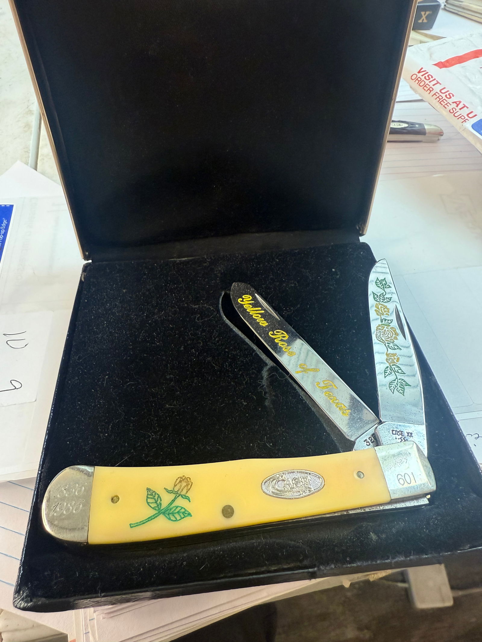 case xx yellow rose of texas trapper no 601 1986 with presentation box (1 of 2)