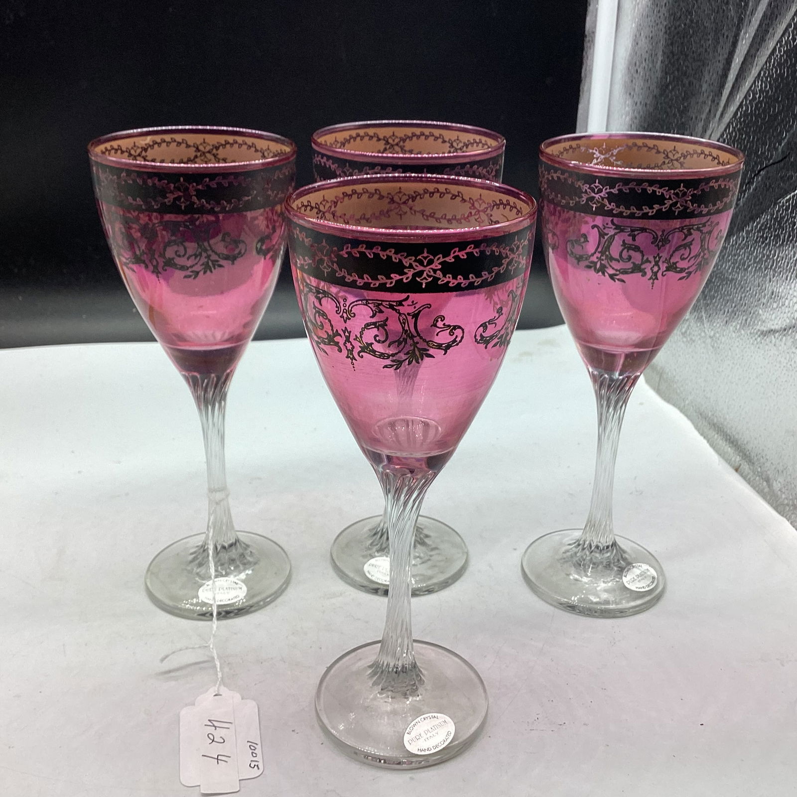 4 HAND BLOWN GOBLETS W/PLATIUM PAINT (1 of 2)