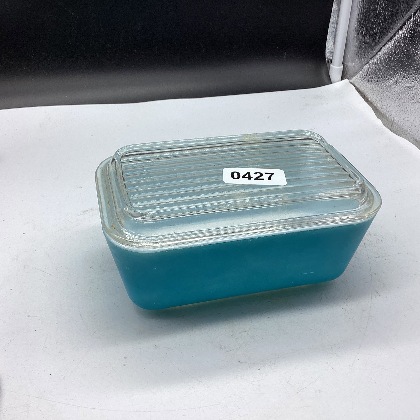 PYREX REFRIGERATOR DISH W/COVER: 2 1/2 T X 7 TALL GOOD SHAPE