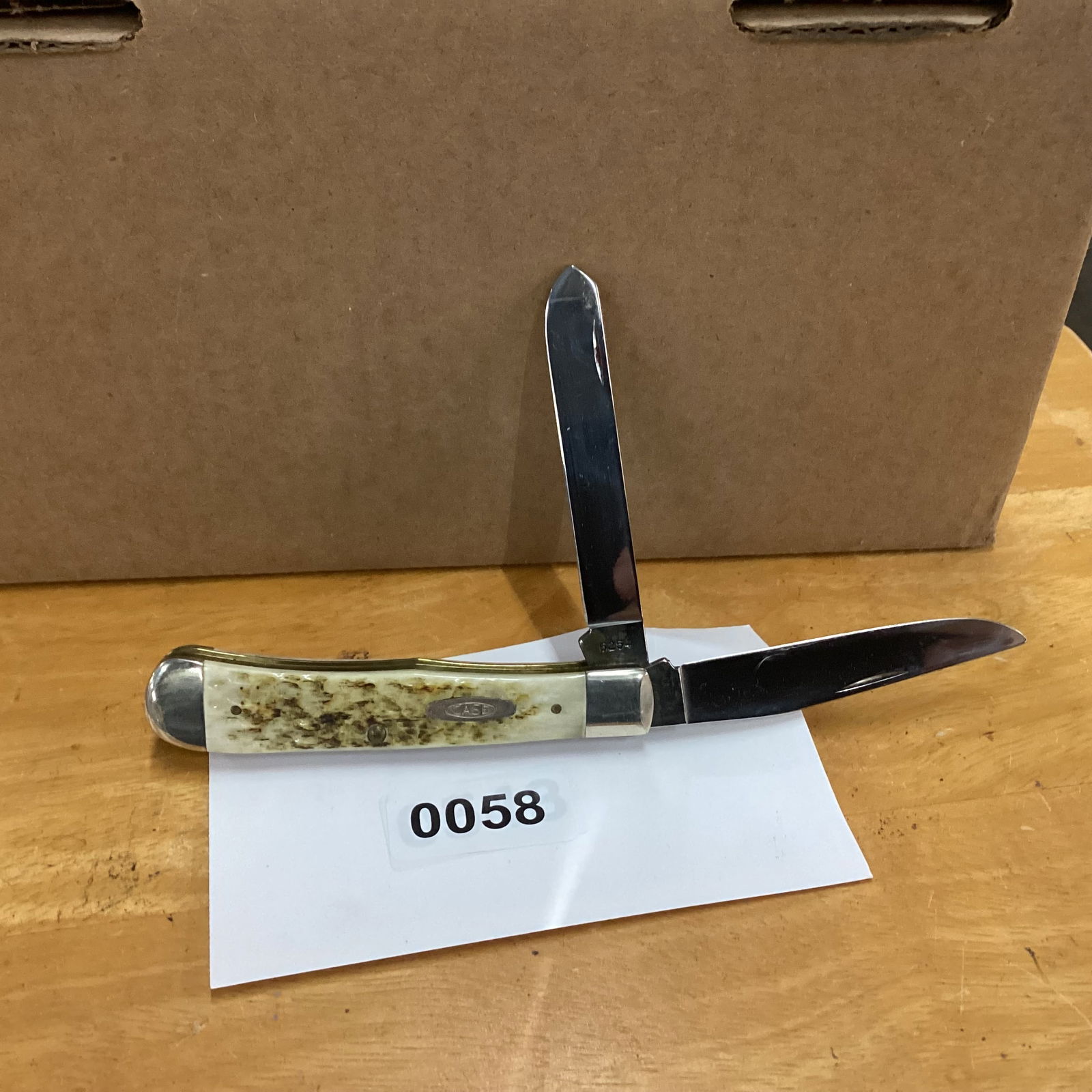 case xx 1990 trapper great color (1 of 2)