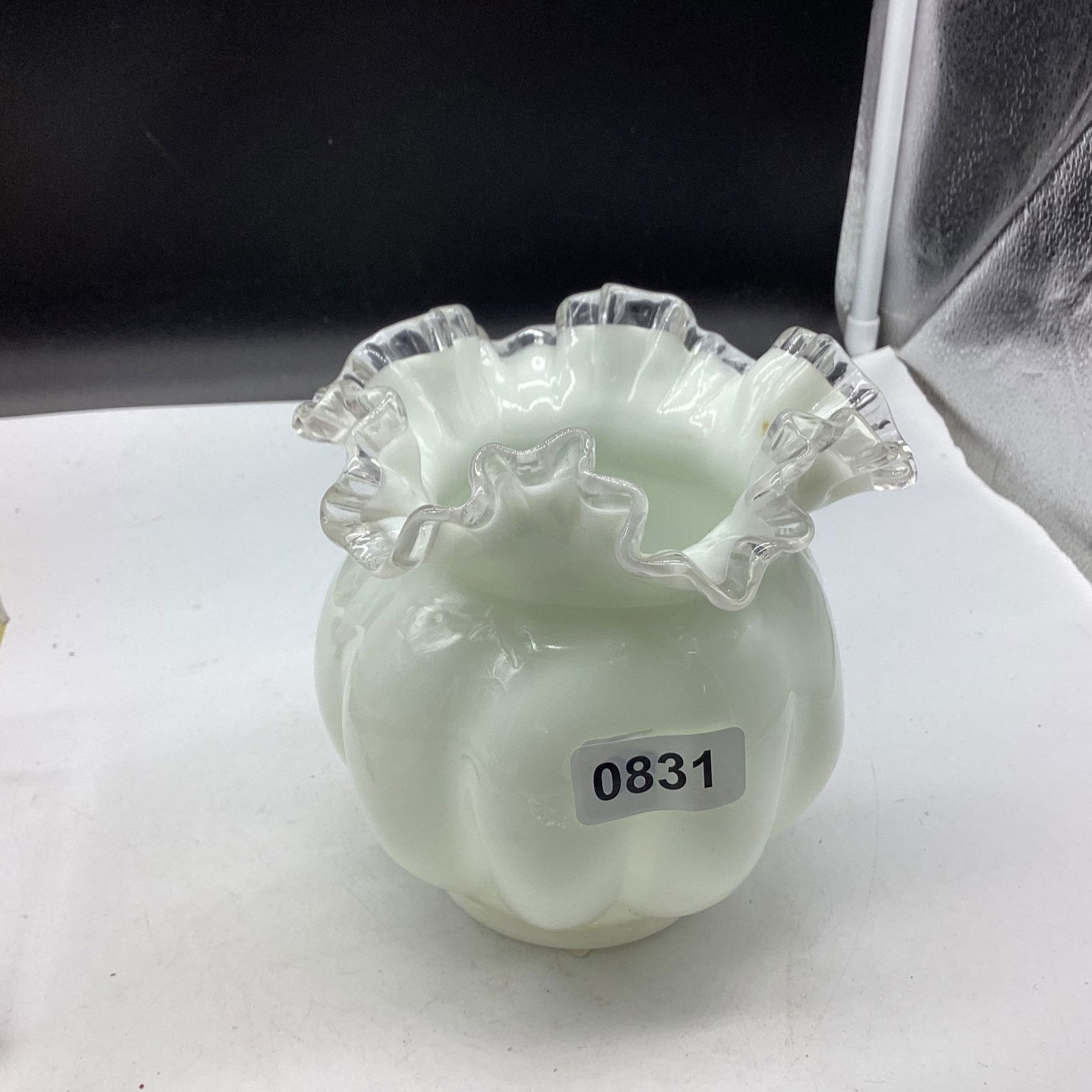 FENTON SILVERCREST VASE (1 of 1)