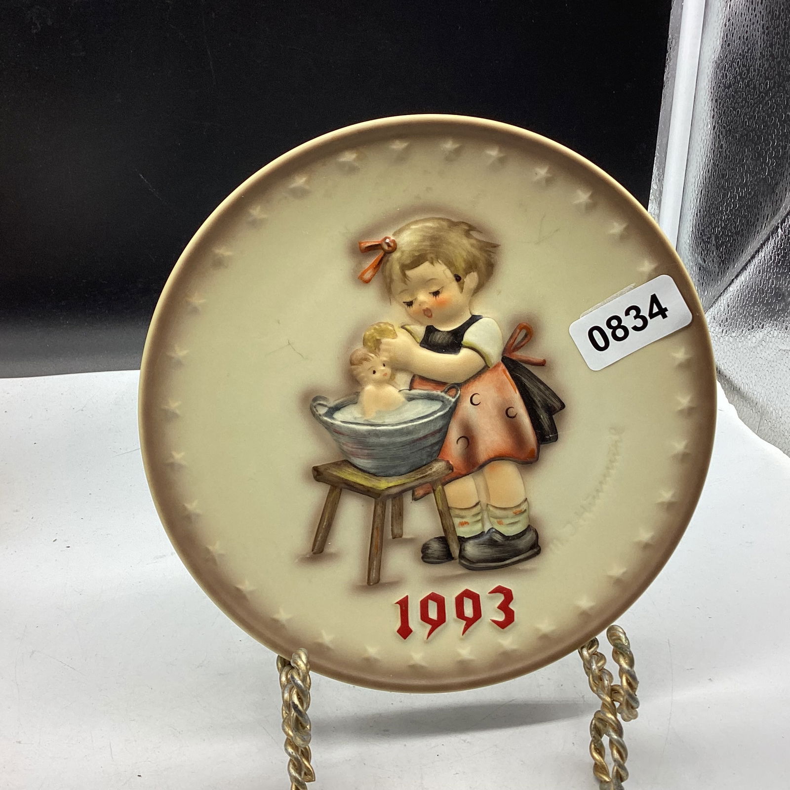 1993 HUMMEL COLLECTOR PLATE (1 of 2)