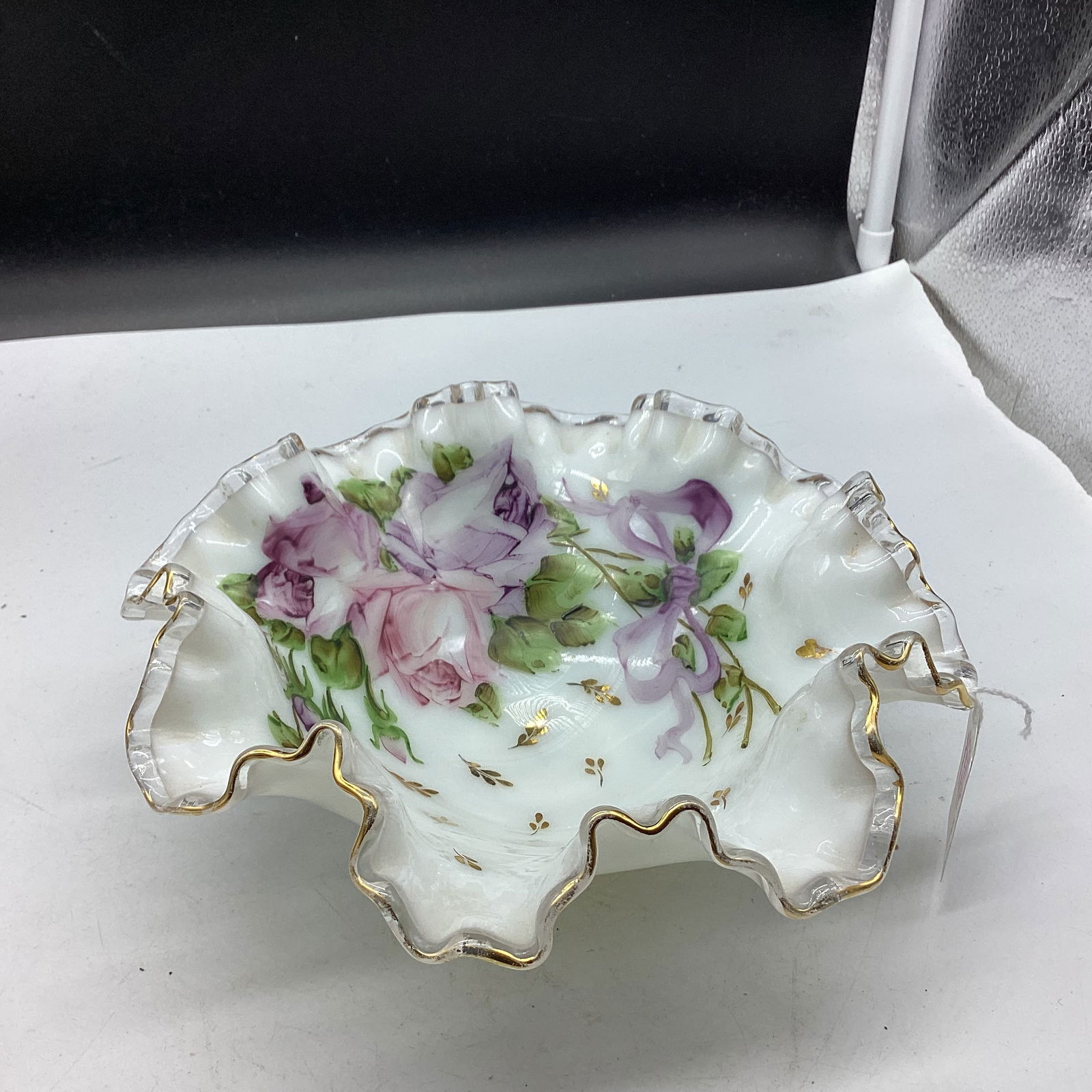 FENTON HAND PAINTED SILVERCREST BOWL (1 of 1)